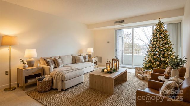 1300 Reece Road 302, Charlotte, NC 28209