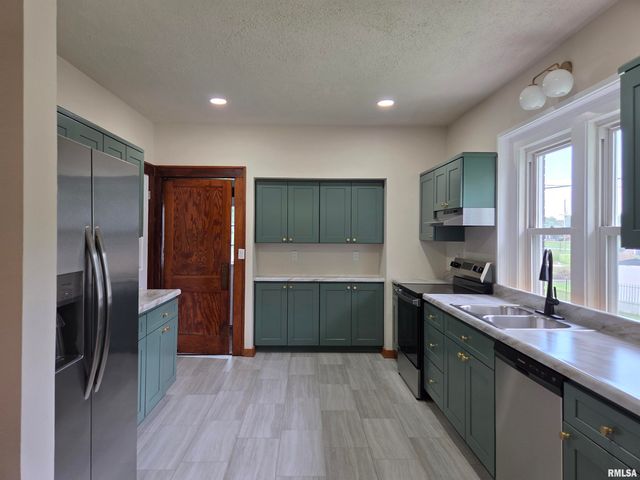 2617 W MARQUETTE Street, Peoria, IL 61605