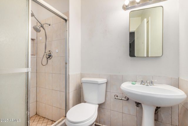 6426 W MULBERRY Drive, Phoenix, AZ 85033