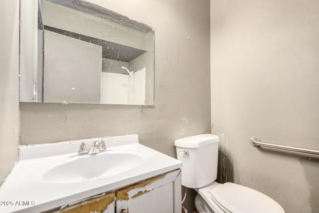 6426 W MULBERRY Drive, Phoenix, AZ 85033