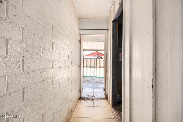 6426 W MULBERRY Drive, Phoenix, AZ 85033