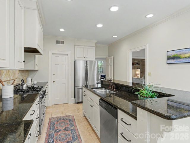 148 Perrin Place, Charlotte, NC 28207