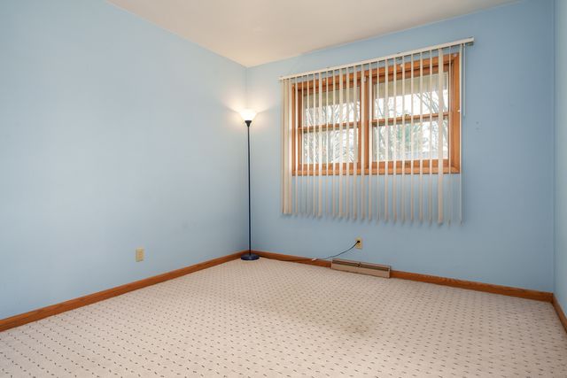 5802 CLARENDON Drive, Rockford, IL 61114