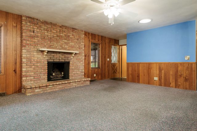 5802 CLARENDON Drive, Rockford, IL 61114