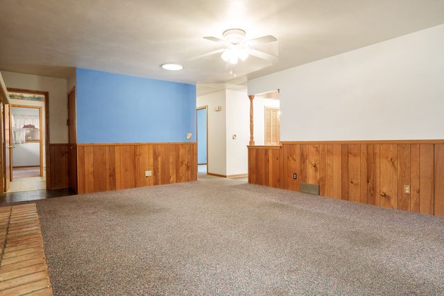 5802 CLARENDON Drive, Rockford, IL 61114