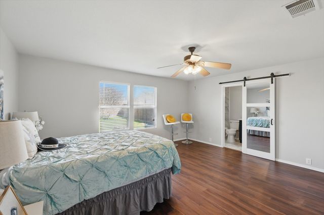 9005 Wagon Trail, Aubrey, TX 76227