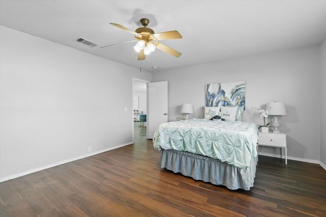 9005 Wagon Trail, Aubrey, TX 76227