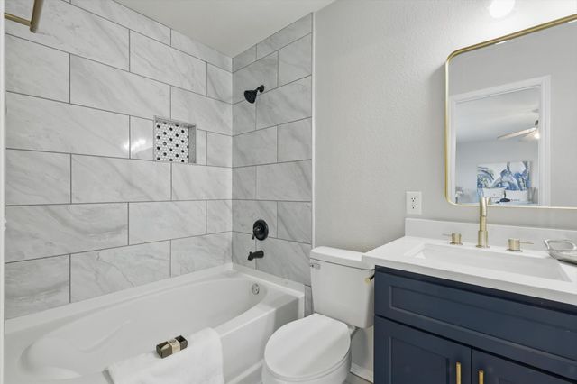 9005 Wagon Trail, Aubrey, TX 76227