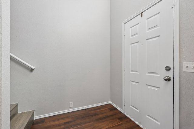 9005 Wagon Trail, Aubrey, TX 76227