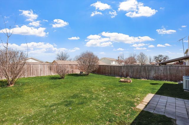 9005 Wagon Trail, Aubrey, TX 76227