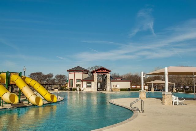 9005 Wagon Trail, Aubrey, TX 76227