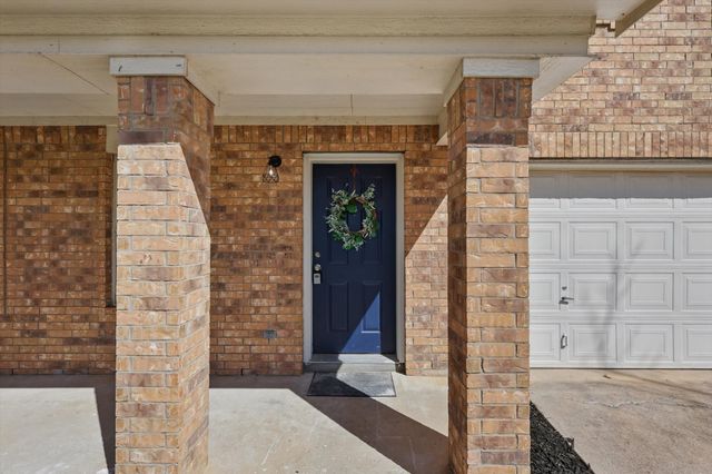 9005 Wagon Trail, Aubrey, TX 76227