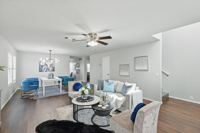 9005 Wagon Trail, Aubrey, TX 76227