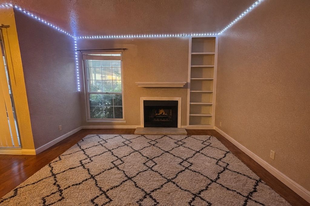 18333 Roehampton Drive 1117, Dallas, TX 75252