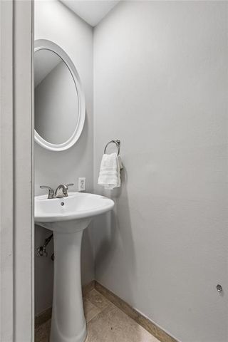 5700 W 97th Street, Overland Park, KS 66207