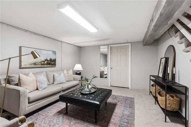 5700 W 97th Street, Overland Park, KS 66207