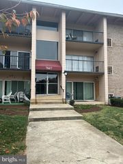 7617 FONTAINEBLEAU DR #2141, Hyattsville, MD 20784