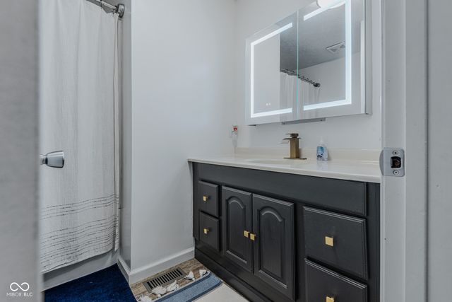 5206 E Homestead Drive, Columbus, IN 47201