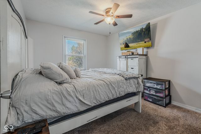 5206 E Homestead Drive, Columbus, IN 47201