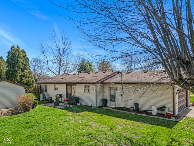 5206 E Homestead Drive, Columbus, IN 47201