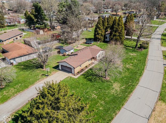 5206 E Homestead Drive, Columbus, IN 47201