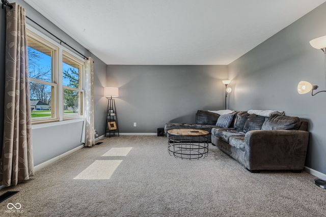 5206 E Homestead Drive, Columbus, IN 47201