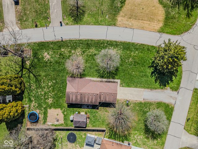 5206 E Homestead Drive, Columbus, IN 47201