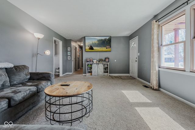 5206 E Homestead Drive, Columbus, IN 47201