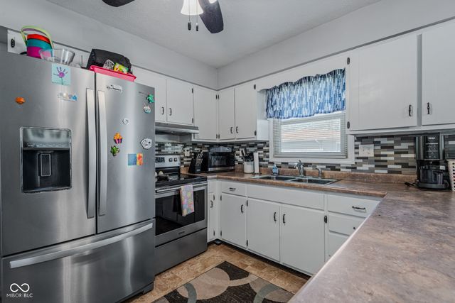 5206 E Homestead Drive, Columbus, IN 47201