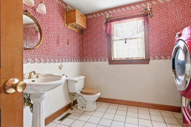 67 Blackstone, Blackstone, MA 01504