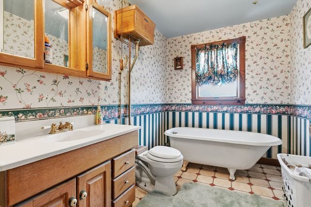 67 Blackstone, Blackstone, MA 01504