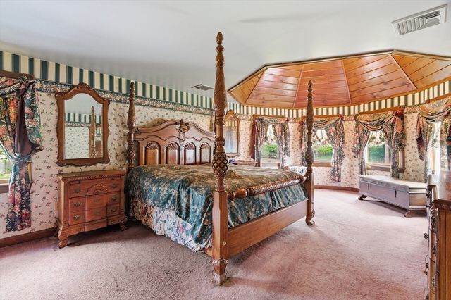 67 Blackstone, Blackstone, MA 01504