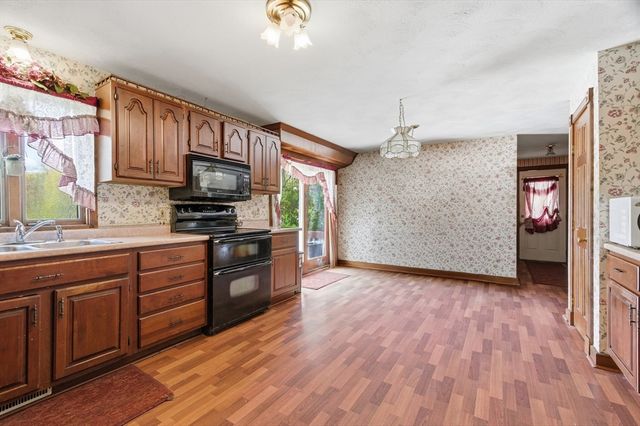 67 Blackstone, Blackstone, MA 01504