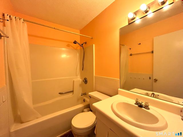 1425 Quinnipiac Avenue 203, New Haven, CT 06513