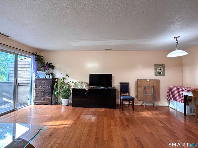 1425 Quinnipiac Avenue 203, New Haven, CT 06513