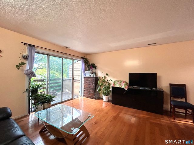 1425 Quinnipiac Avenue 203, New Haven, CT 06513