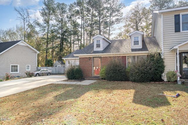 140 Rollingwood Drive, Dunn, NC 28334