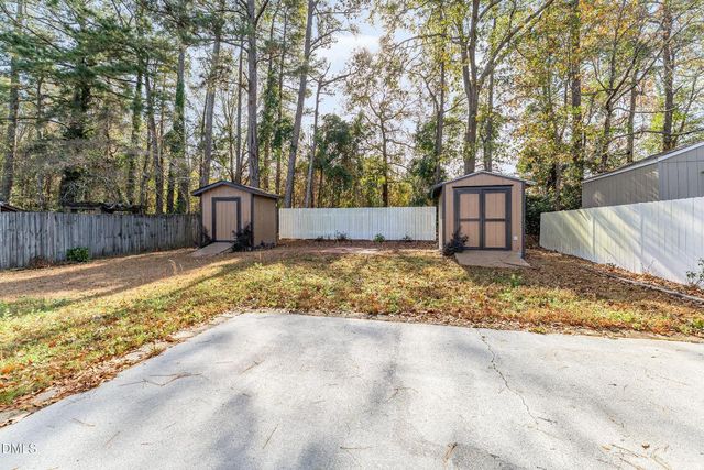 140 Rollingwood Drive, Dunn, NC 28334