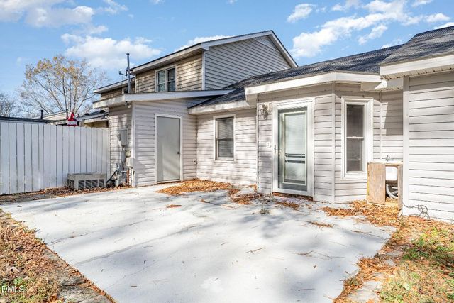 140 Rollingwood Drive, Dunn, NC 28334