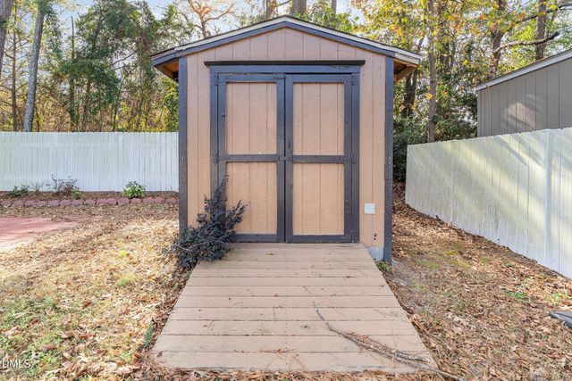 140 Rollingwood Drive, Dunn, NC 28334