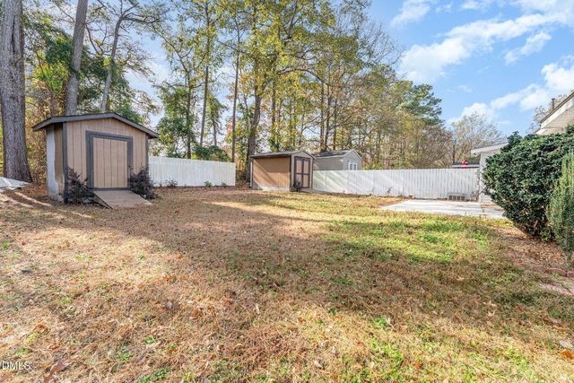 140 Rollingwood Drive, Dunn, NC 28334