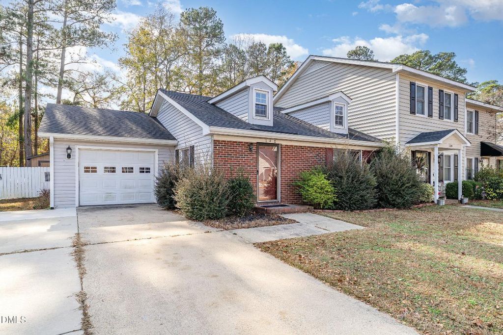 140 Rollingwood Drive, Dunn, NC 28334
