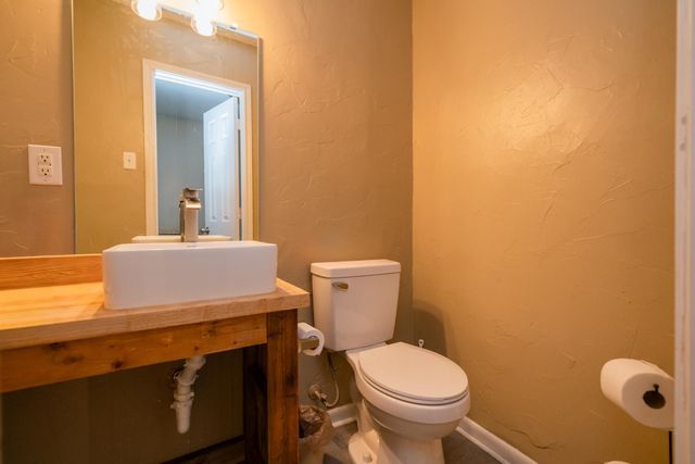 1810 W Main St., Henderson, TX 75652