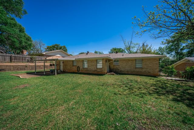 1810 W Main St., Henderson, TX 75652