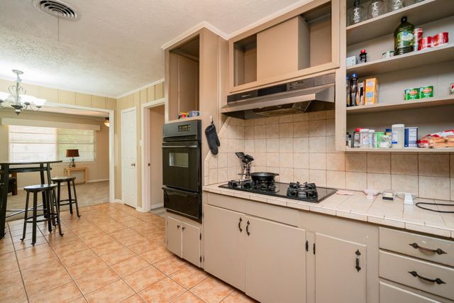 1810 W Main St., Henderson, TX 75652