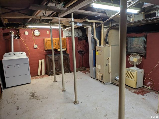 1205 BURGESS Avenue, Johnston City, IL 62951