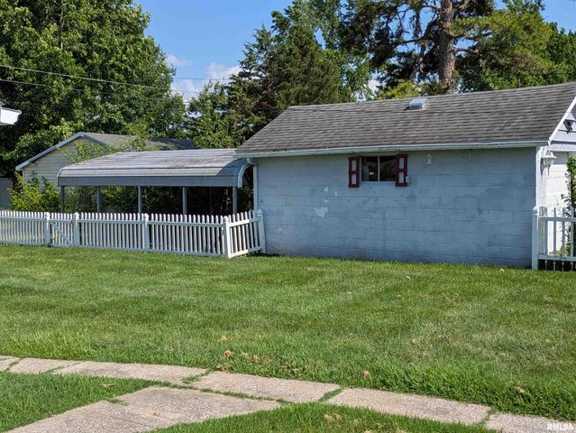 1205 BURGESS Avenue, Johnston City, IL 62951