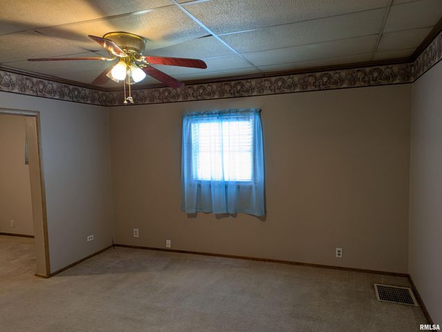 1205 BURGESS Avenue, Johnston City, IL 62951