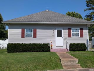 1205 BURGESS Avenue, Johnston City, IL 62951