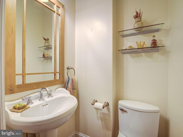 3629 ORDWAY ST NW, Washington, DC 20016